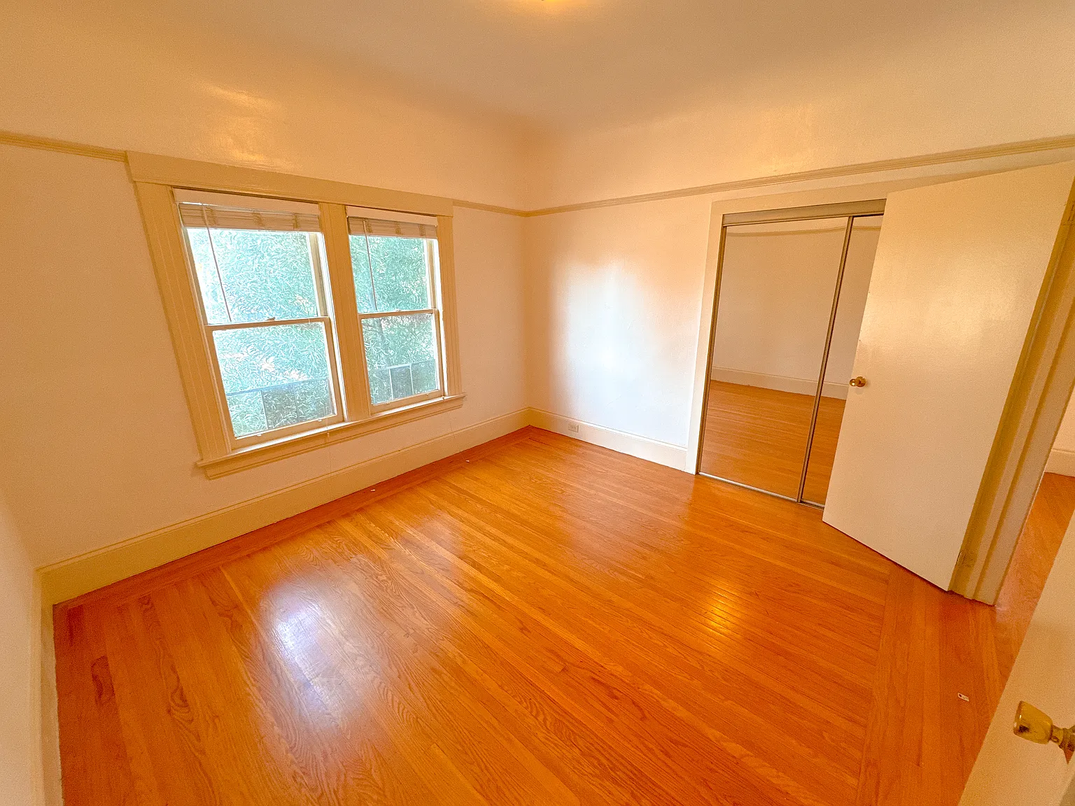2 bed, 800 sqft, $2,200 — Photo 4