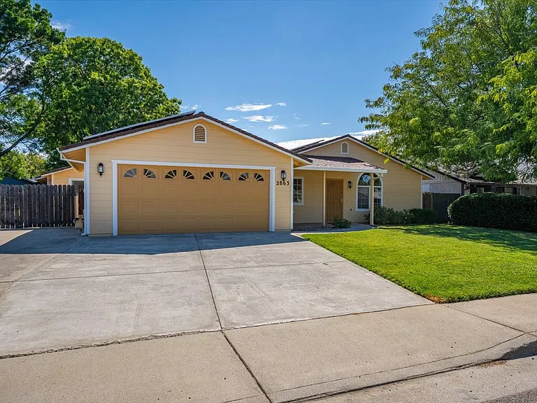 2863 Sandstone Dr — Photo 2