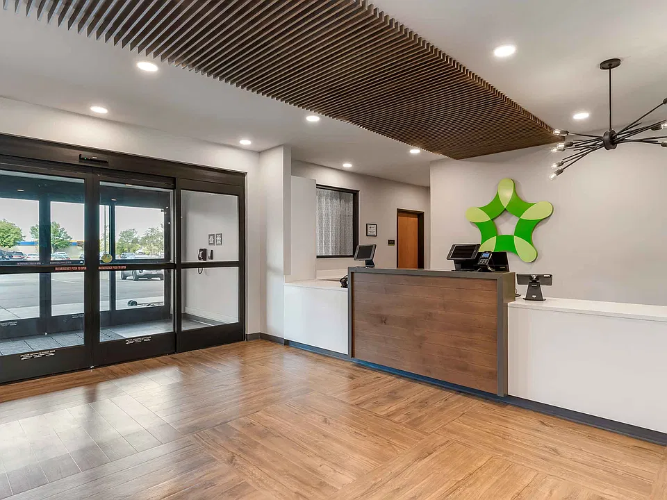 Lobby and Guest Check-in