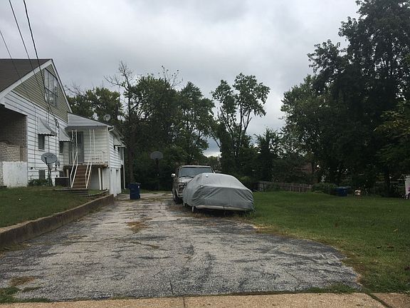 4th image of 8827 Windom Ave