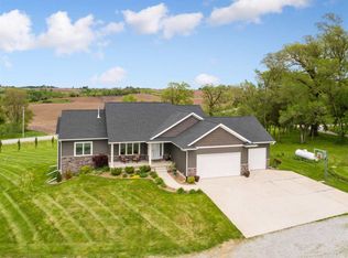 4006 Erica Blvd SW, Oxford, IA 52322