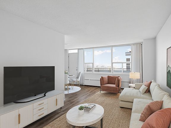 3rd image of 77 Davisville Ave #2302