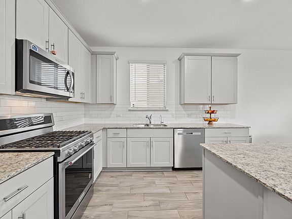 4th image of 124A Banyon Dr