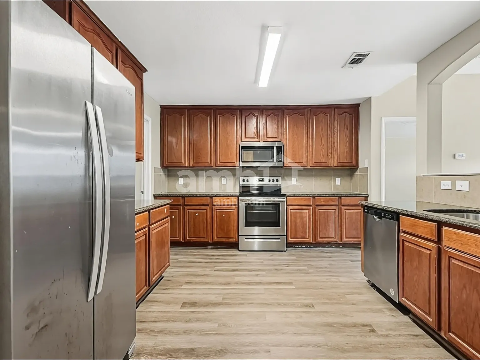 5 bed, 2.5 bath, 2924 sqft, $2,420 — Photo 3