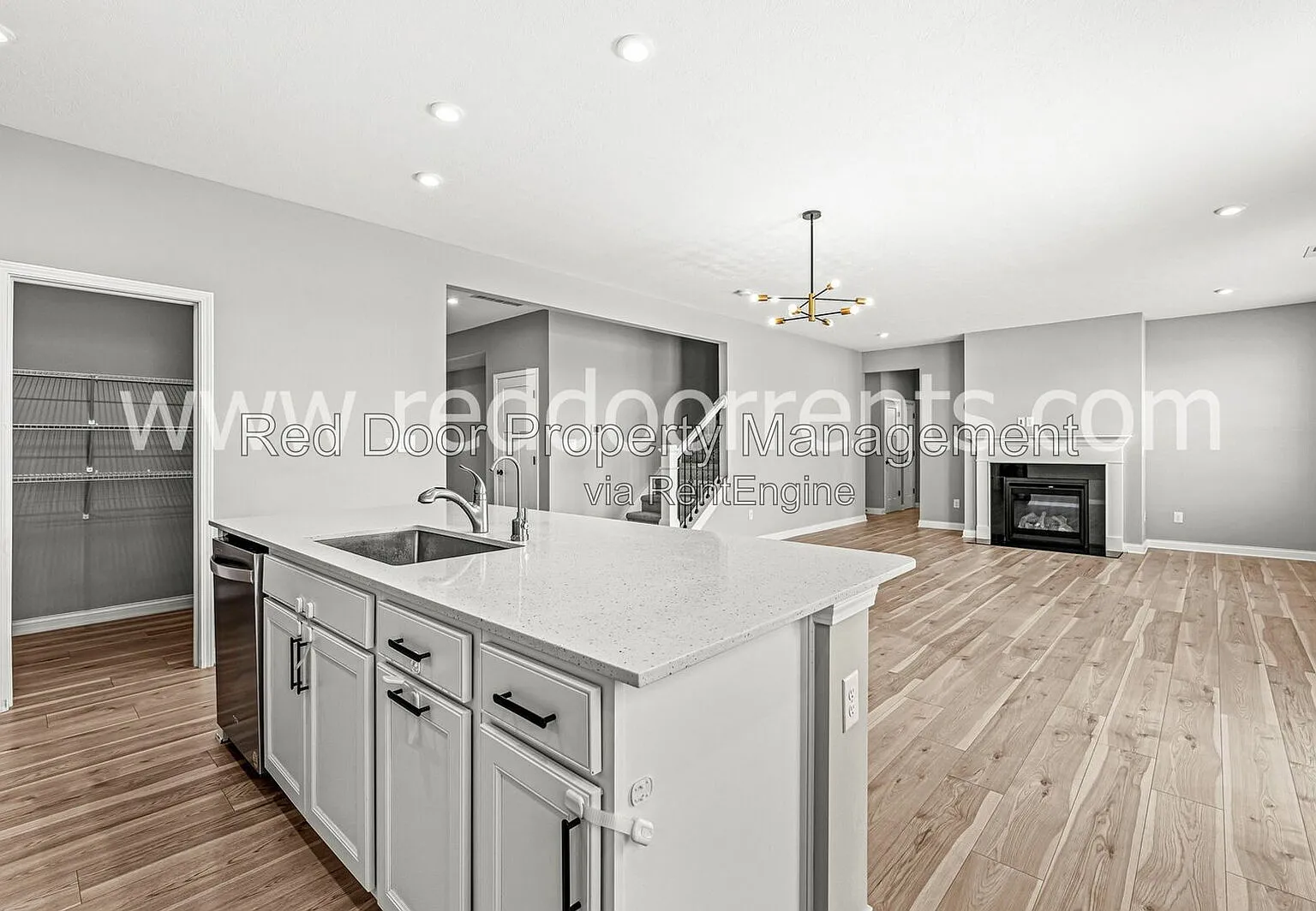 5 bed, 3.0 bath, 3108 sqft, $2,790 — Photo 4