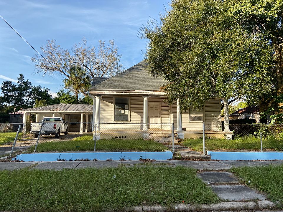 1st image of 916 E 24th Ave