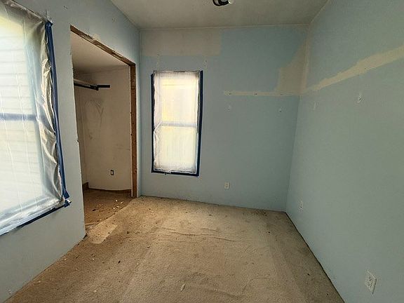 3rd image of 1003 Summit Street