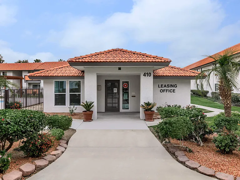 Pacific Palms — Photo 16