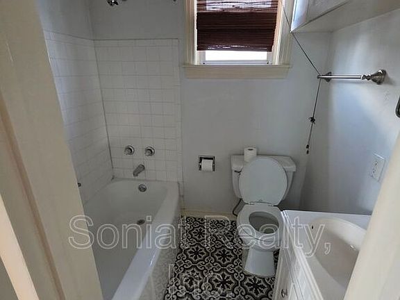 5th image of 1019 Clouet St
