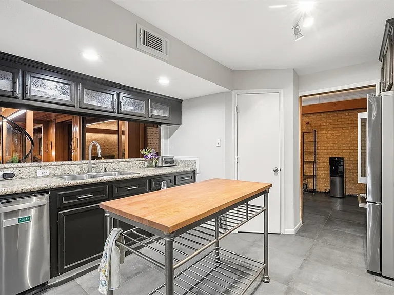 29 Winged Foot Dr — Photo 12
