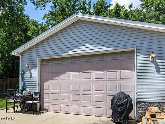 3rd image of 6705 William Clark Dr