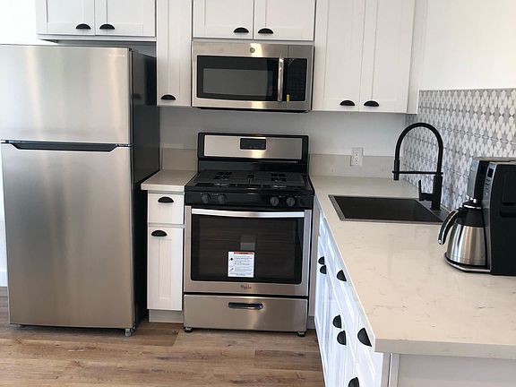 2nd image of 501 N Serrano Ave