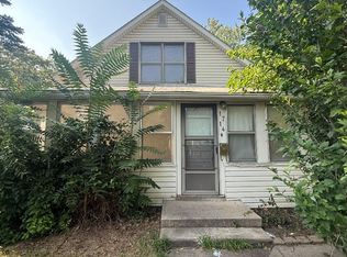 1714 E Walnut St, Des Moines, IA 50316