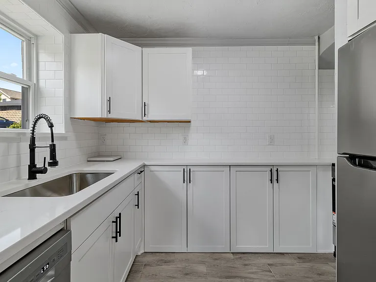 270 Beverly Rd #4 — Photo 11