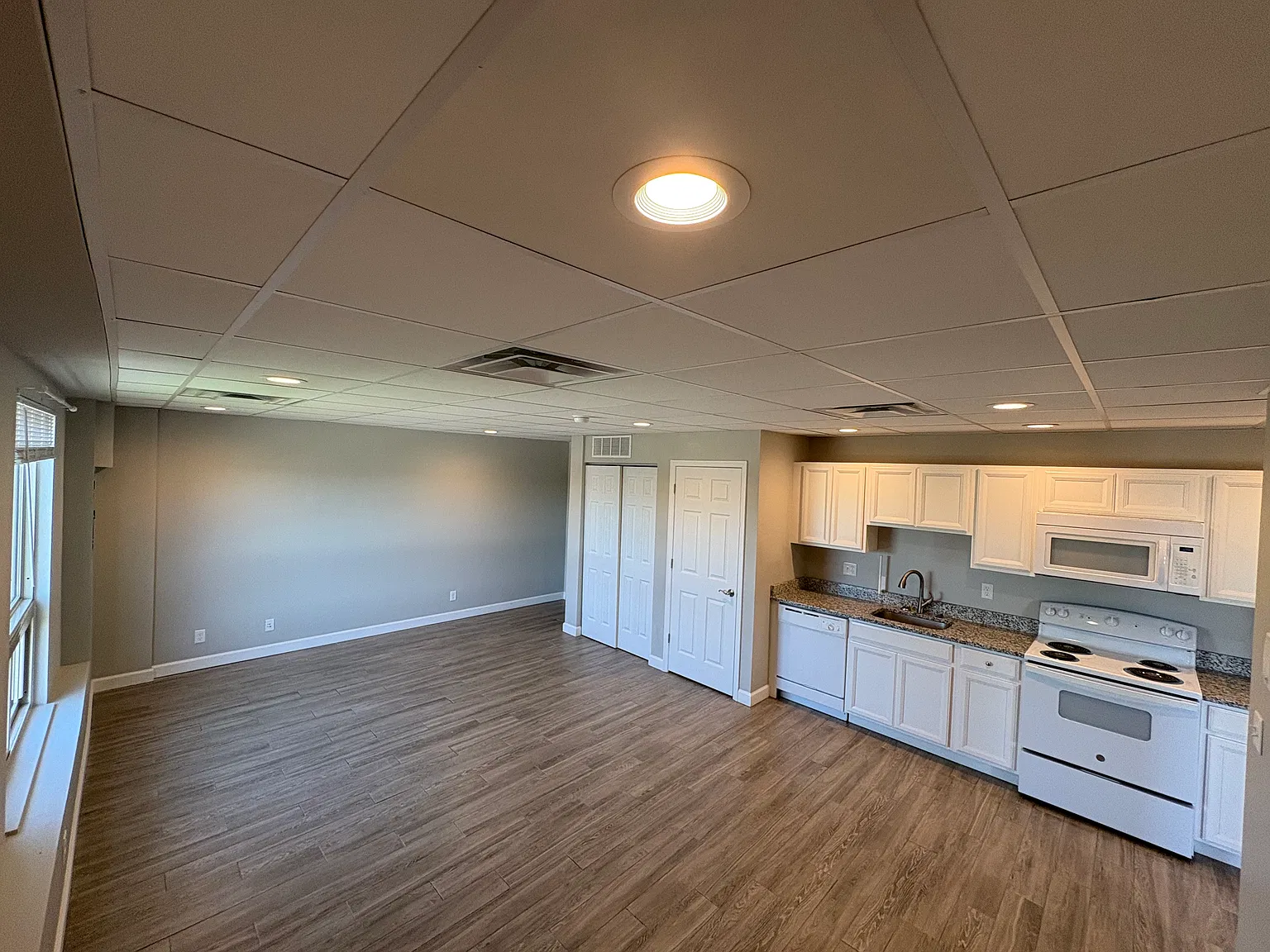 5843 Harrison Ave — Photo 2