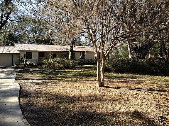 3rd image of 185 Bayou Forest Dr E
