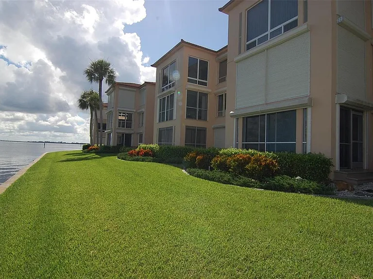 4C Colony Point Dr #4C — Photo 36