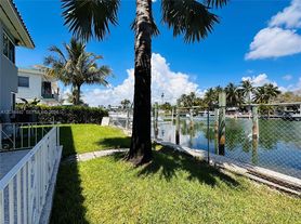 2045 Calais Dr, Miami Beach, FL