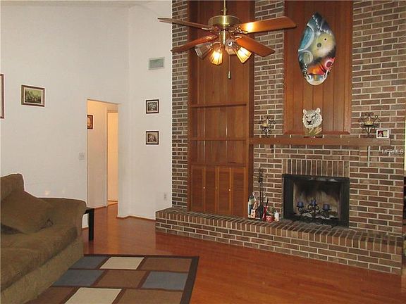 3rd image of 3641 Dovetail Ln S