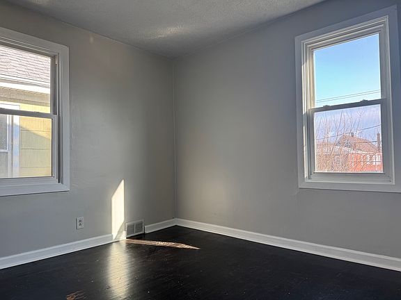 4th image of 2449 Grand Ave #2