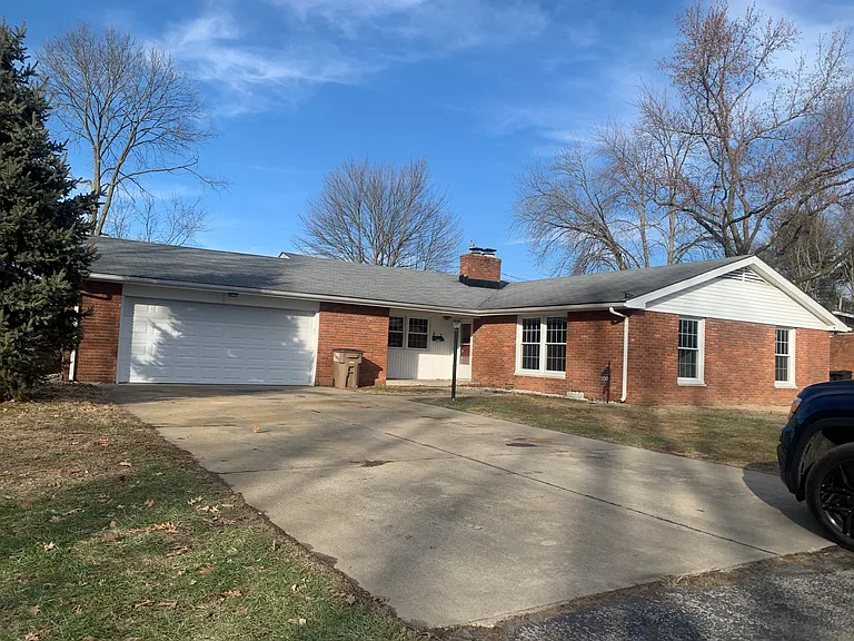 3250 Heritage Rd — Photo 2