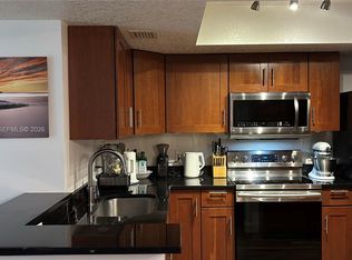 5570 NW 44th St APT 204A, Lauderhill, FL 33319