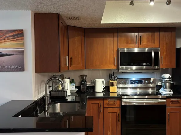 5570 NW 44th St APT 204A, Lauderhill, FL 33319