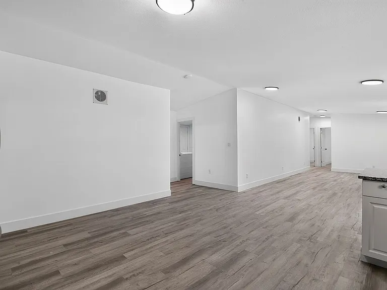 7180 SW 19th Pl — Photo 18