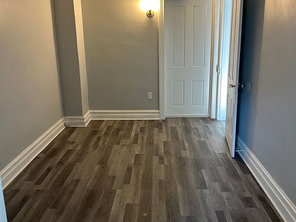5th image of 618 Oak St