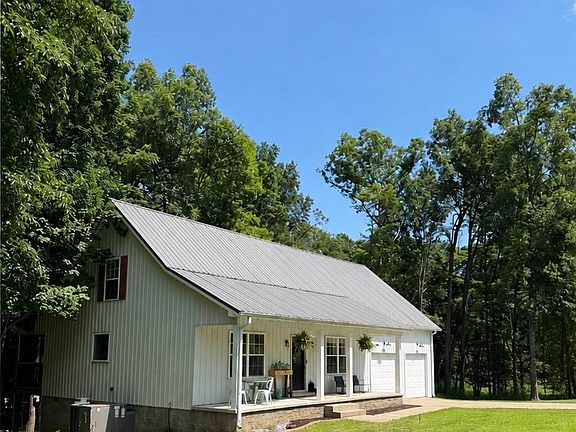 2nd image of 1860 Walkers Chapel Rd