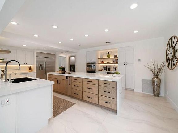 5th image of 1611 SE 8th St Floor 33316