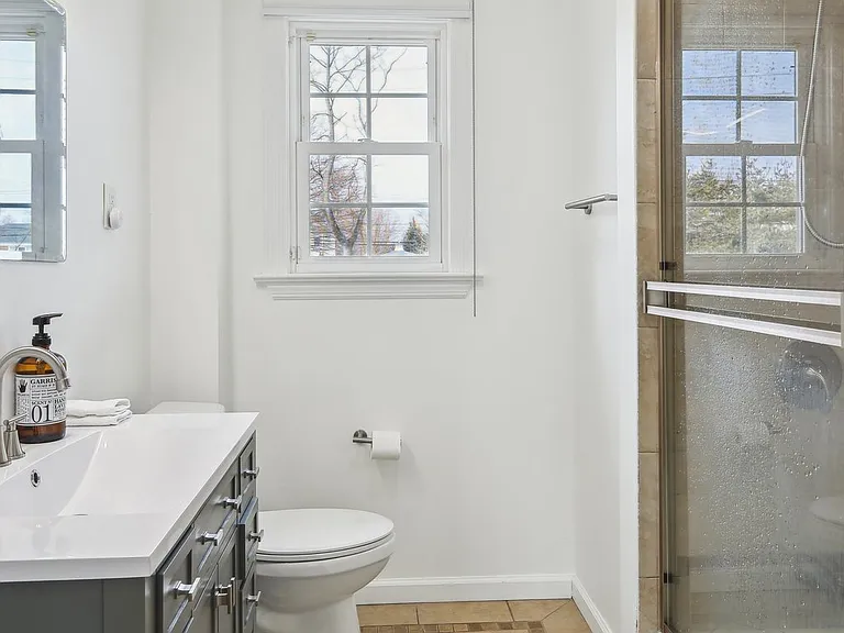 120 Hulick St — Photo 8