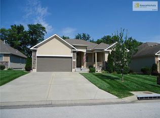 1701 NW Hedgewood Dr, Grain Valley, MO 64029