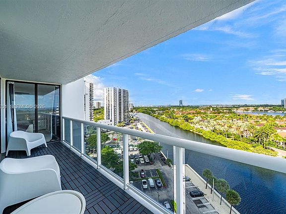 5th image of 20505 E Country Club Dr APT 1232