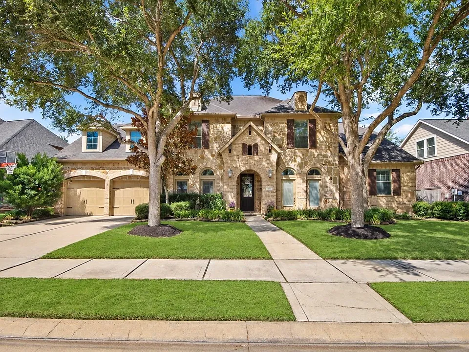 27906 Iberville Glen Dr