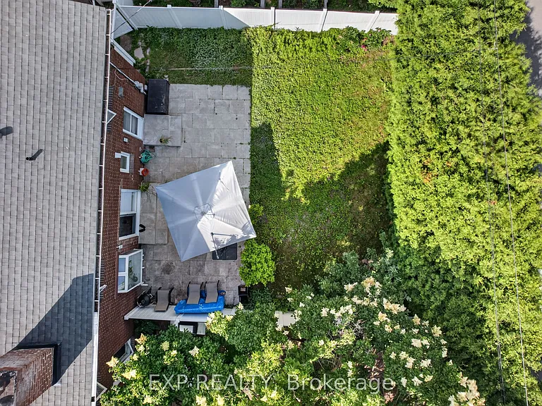 2490 Regina St — Photo 22