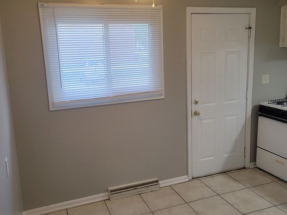 4th image of 7812 Venus St #21