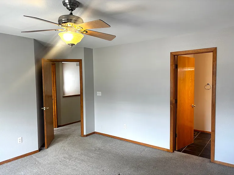 10318 Ravenswood Ln — Photo 16