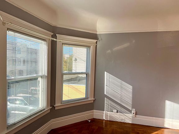 4th image of 1420 21st. Ave