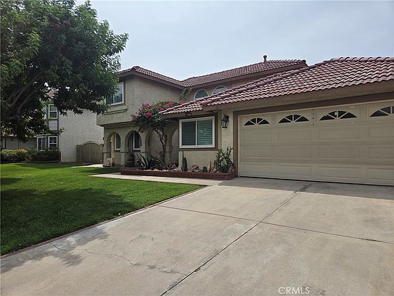 5th image of 831 W El Molino St