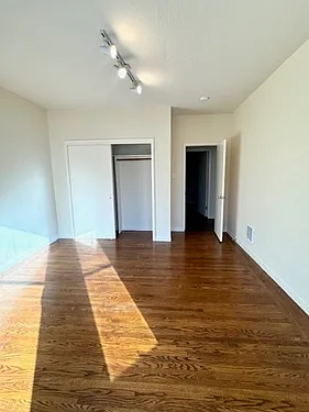 2030 Powell St — Photo 12