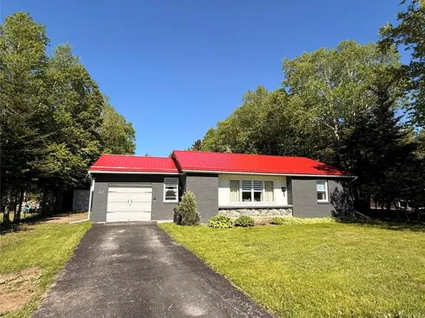 22 Fifth Avenue, Pasadena, NL A0L1K0