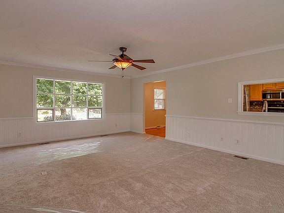 4th image of 453 Beauregard Dr