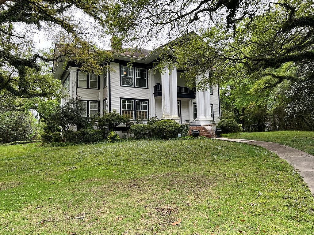 1504 N 7th Ave, Laurel, MS 39440 | Zillow