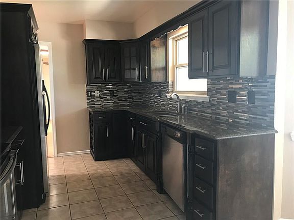 5th image of 632 Castile Ave