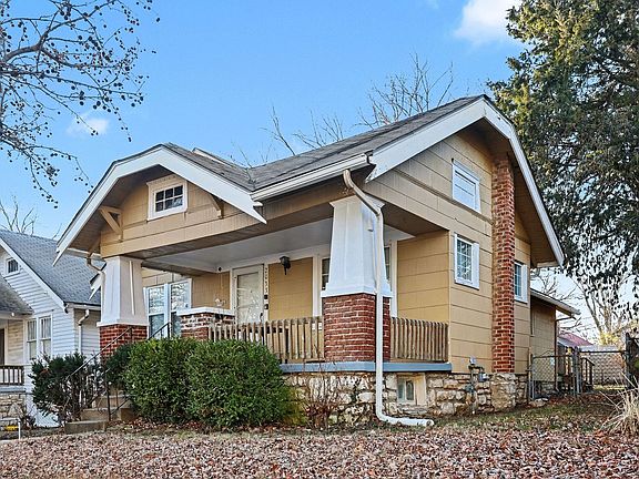 3rd image of 2033 E Gregory Blvd