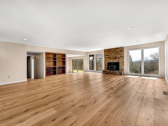 5th image of 1140 E Shadowridge Dr