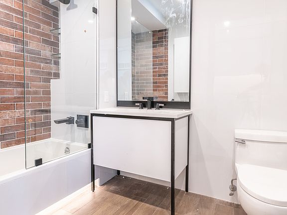 3rd image of 42-22 27th St #1013AA