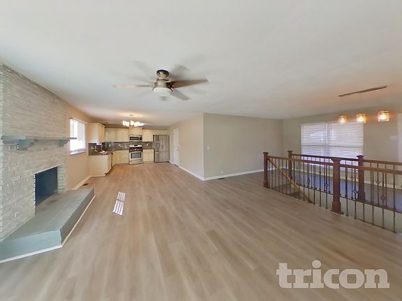 3rd image of 43 Westbrook Dr