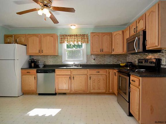 5th image of 2 Northwood Ct